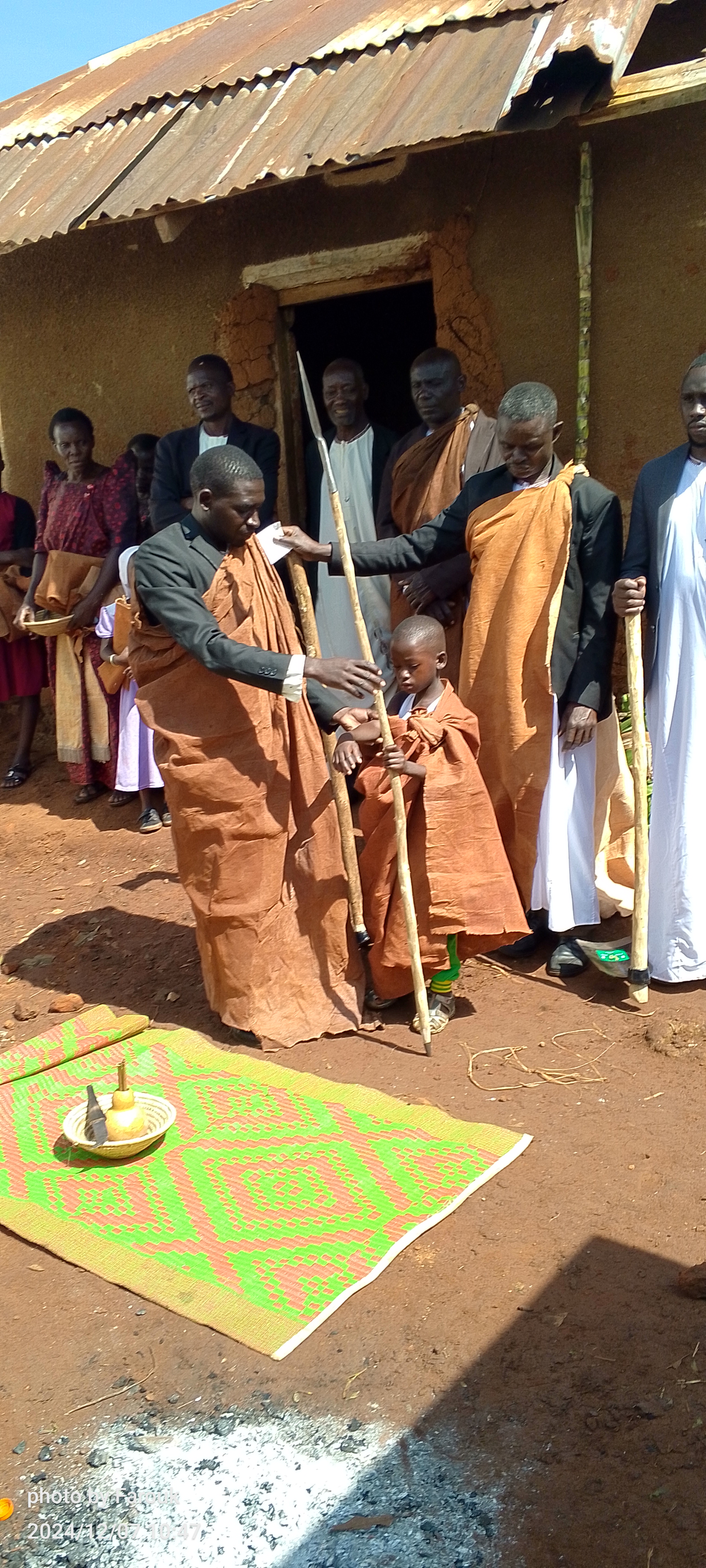 Additional image for OKWABYA ENNYIMBE E BUMBO 